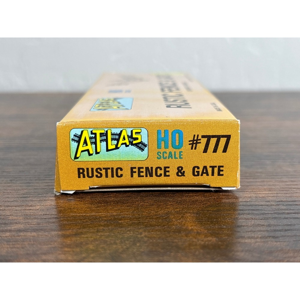 Atlas HO Scale Rustic Fence & Gate 777 Vintage Model Train Scenery Kit 72 Inches - Picture 3 of 3